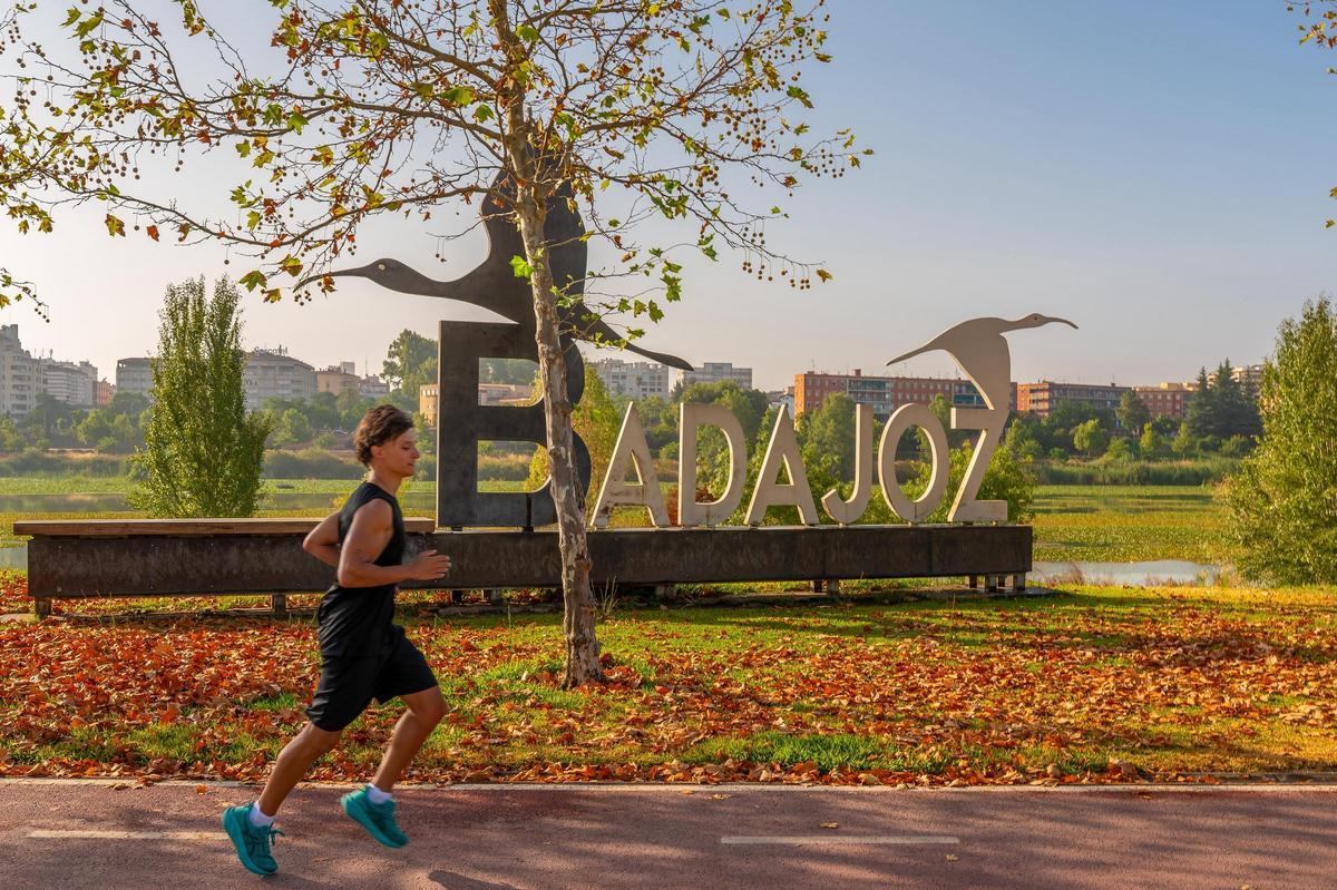 Hugo Coleto en una sesión de running por el parque del río