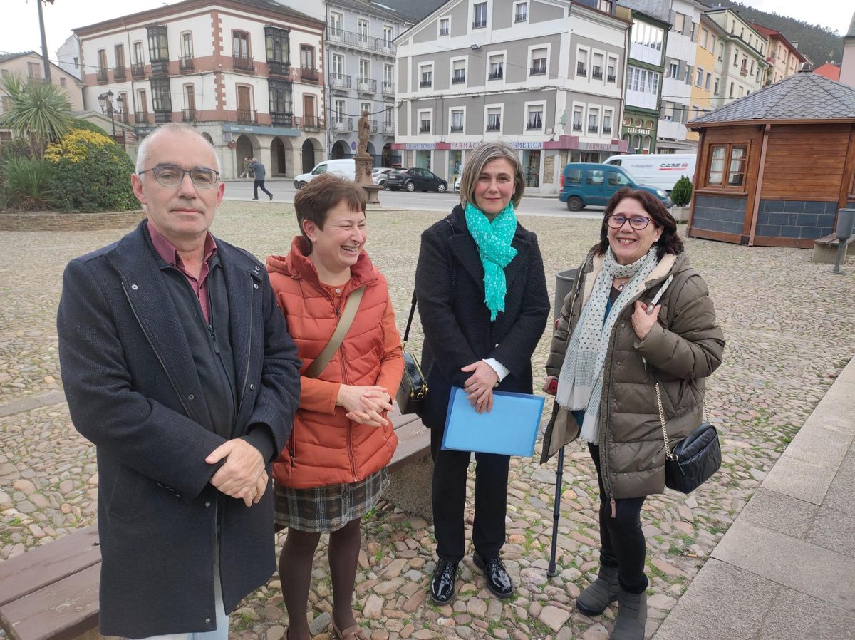 Ántón García, Andrea González, Carmen Siñeriz y Belén Rico en Vegadeo.