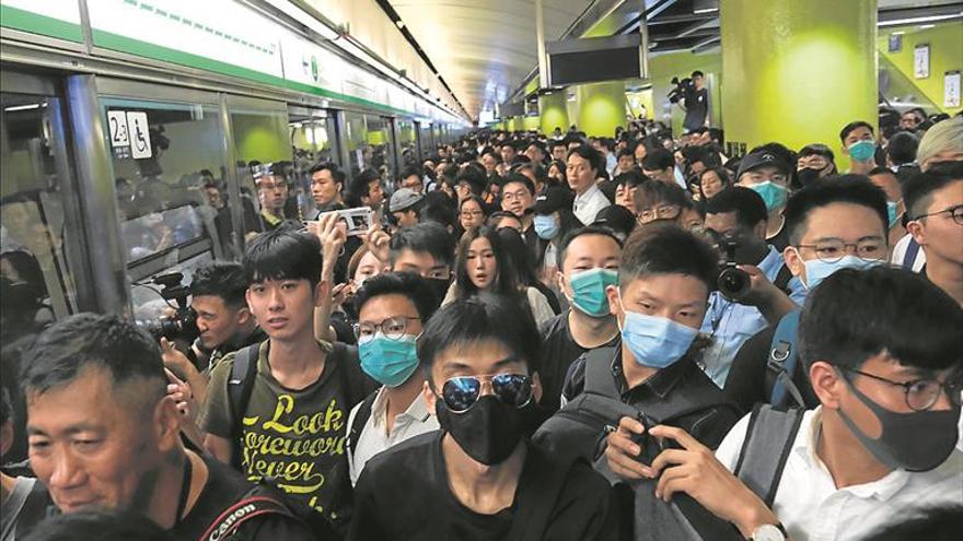 Caos en el metro hongkonés