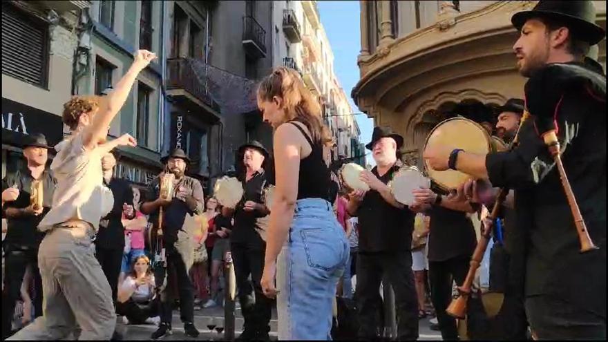 Os do Fondo da Barca en el seu espectacle itinerant a Manresa en la Fira Mediterrània