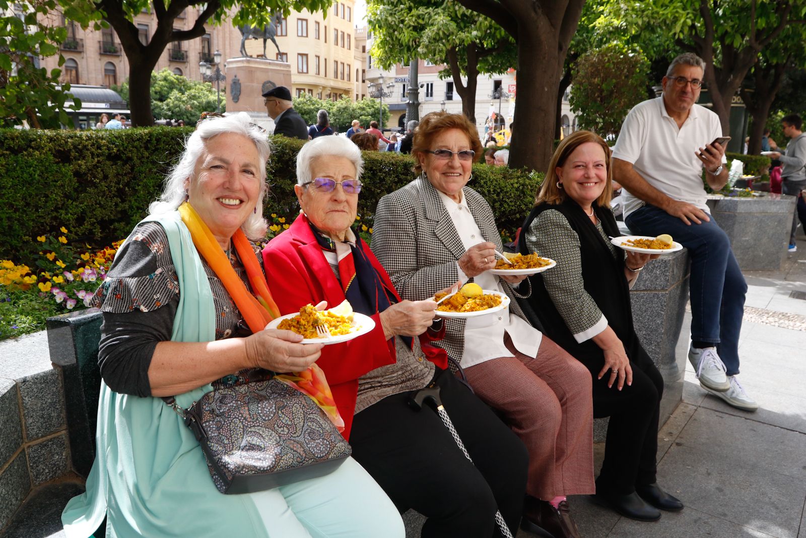 Alicante se vende en Córdoba: arroz, fuego y 'mascletá'