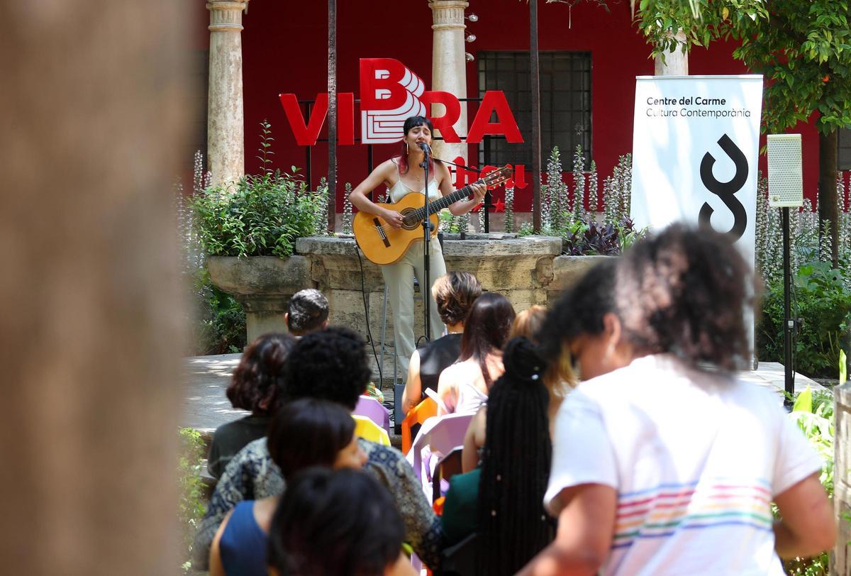 Actuación en la presentación del Diversity en el Centre del Carme.