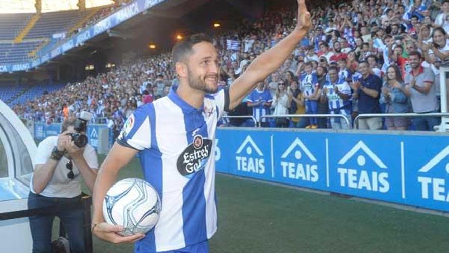 Andone, ayer en la presentación del equipo en Riazor.