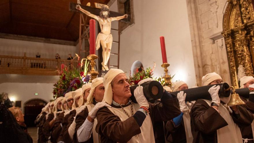 El Santísimo Cristo se ‘consuela’ en casa