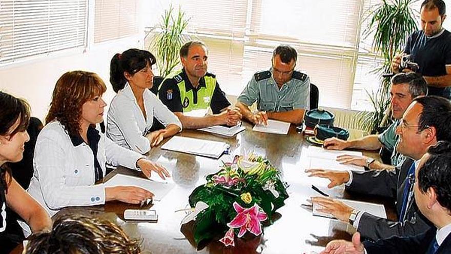 La Policía tomará el control de playas y del rural tras negociarlo con la Guardia Civil