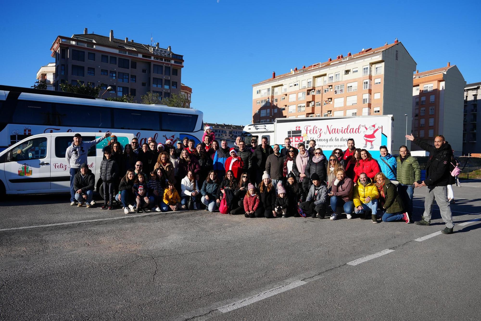 Las imágenes del convoy con 30.000 juguetes para los niños de la dana en Vila-real