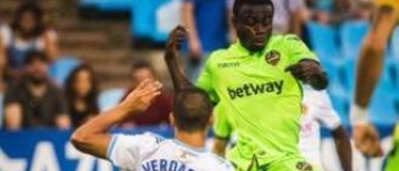 Simon Moses, durante el partido frente al Zaragoza.