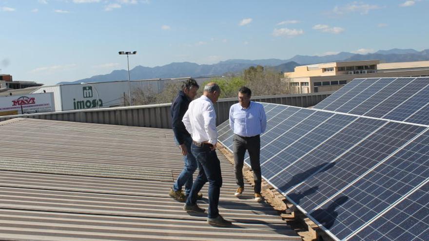 Vila-real invierte 18.000 euros en placas solares para cargar vehículos eléctricos