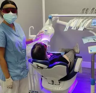 ¿En qué consiste el blanqueamiento dental?