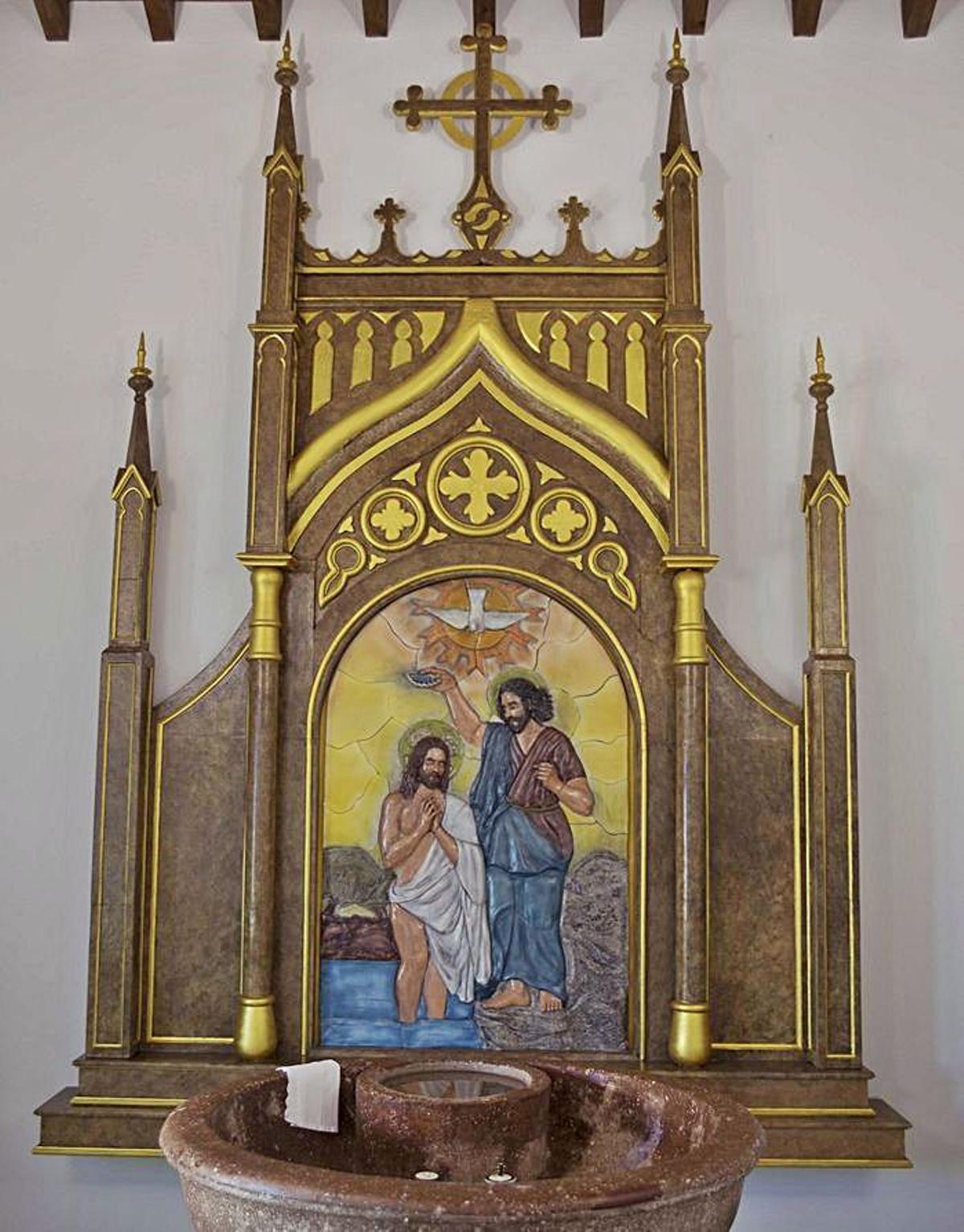 Retablo de la pila bautismal de la iglesia de Alozaina. | J.S.