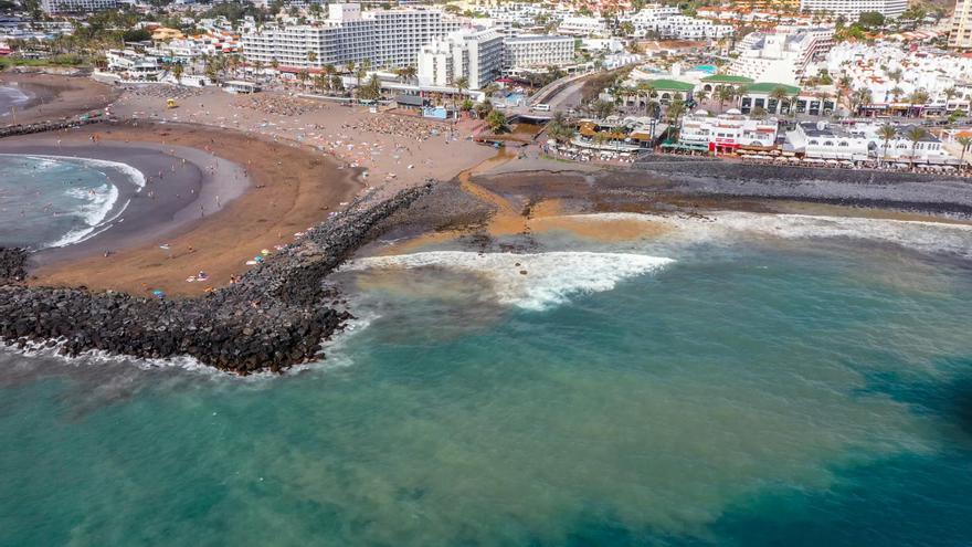 Enfado en Tenerife por un &quot;bulo&quot; ecologista: los verdes denuncian un vertido, el Cabildo aclara que es agua salada