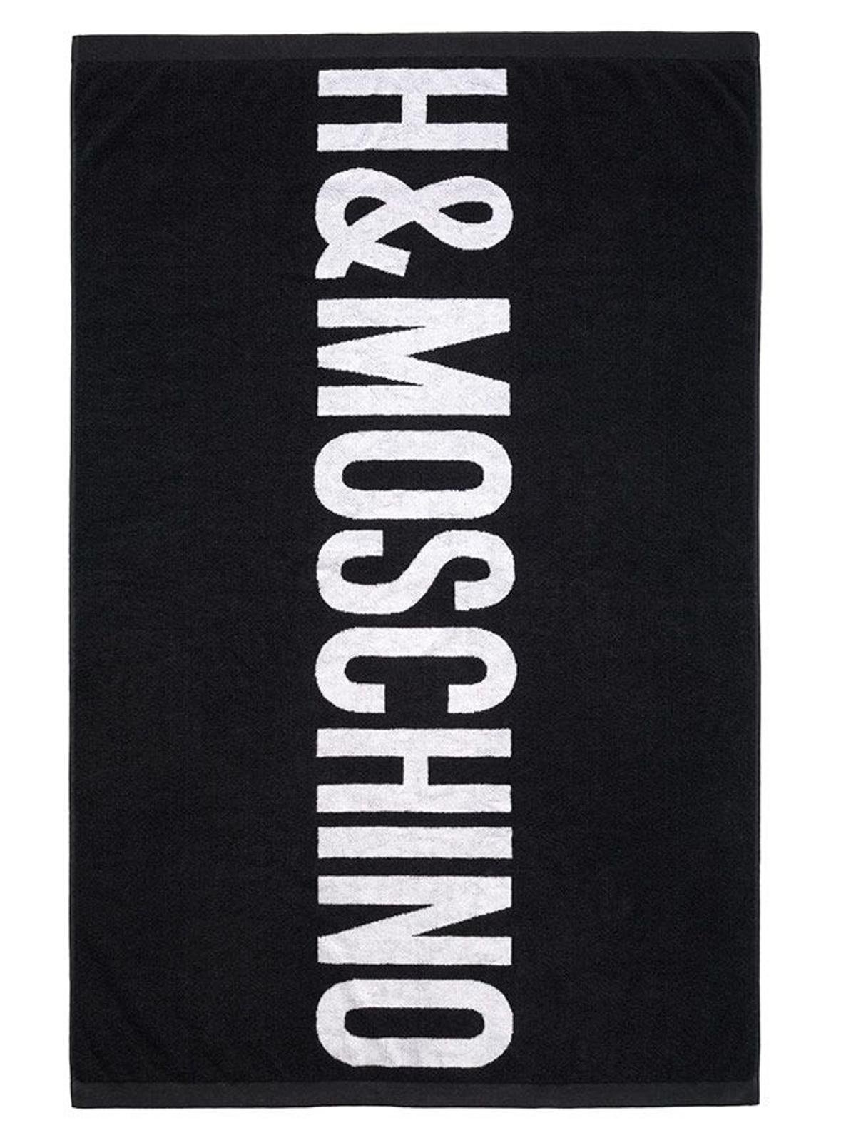 Todas las imágenes de la colección de Moschino x H&amp;M: bufanda XL con logo