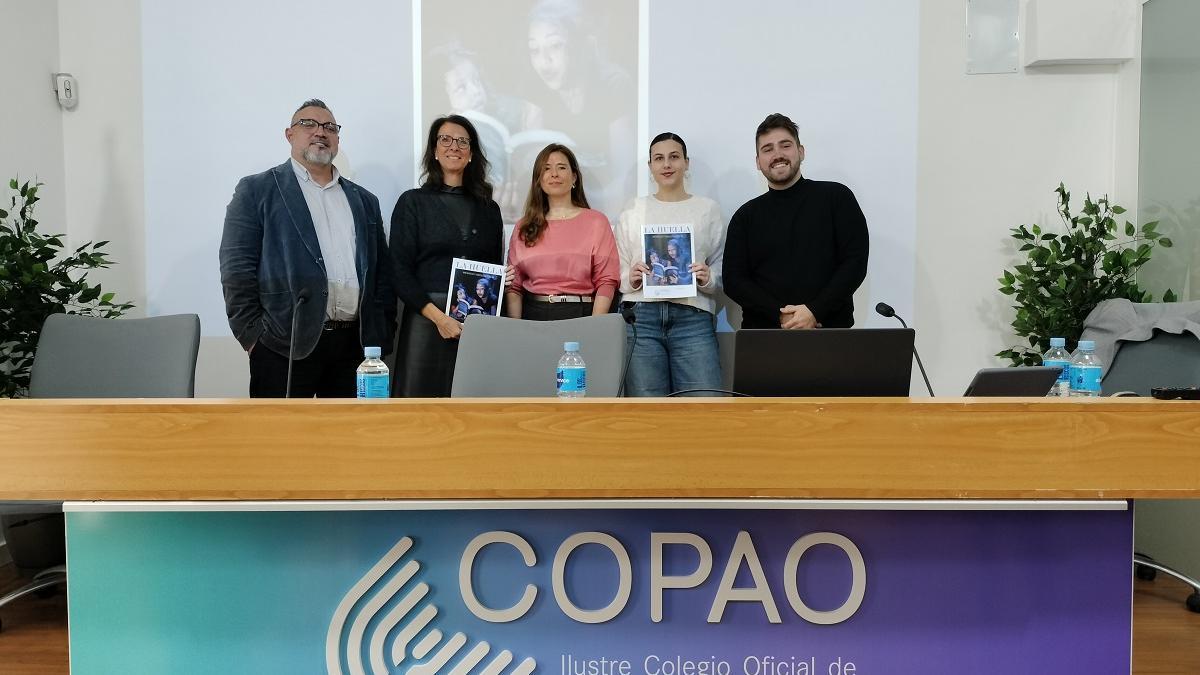 Presentación del nuevo número de 'La Huella' en la sede del COPAO en Málaga