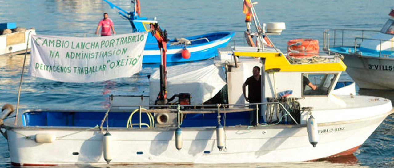 Barcos del &#039;xeito&#039; durante una de las protestas llevadas a cabo el año pasado. // Noé Parga