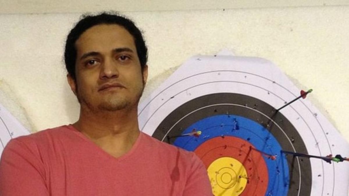 Ashraf Fayadh, el palestino acusado de apostasía por un poemario.