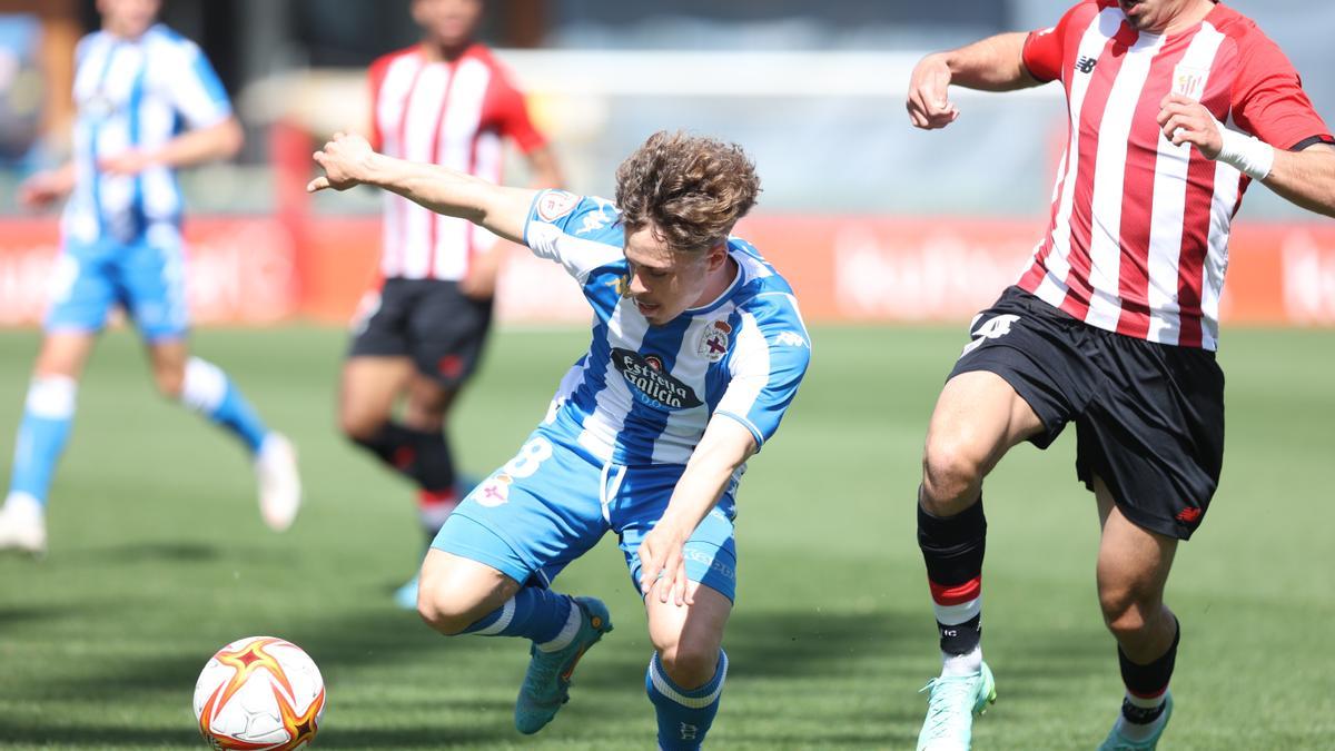 Partido entre el Dépor y el Bilbao Athletic disputado en Lezama.