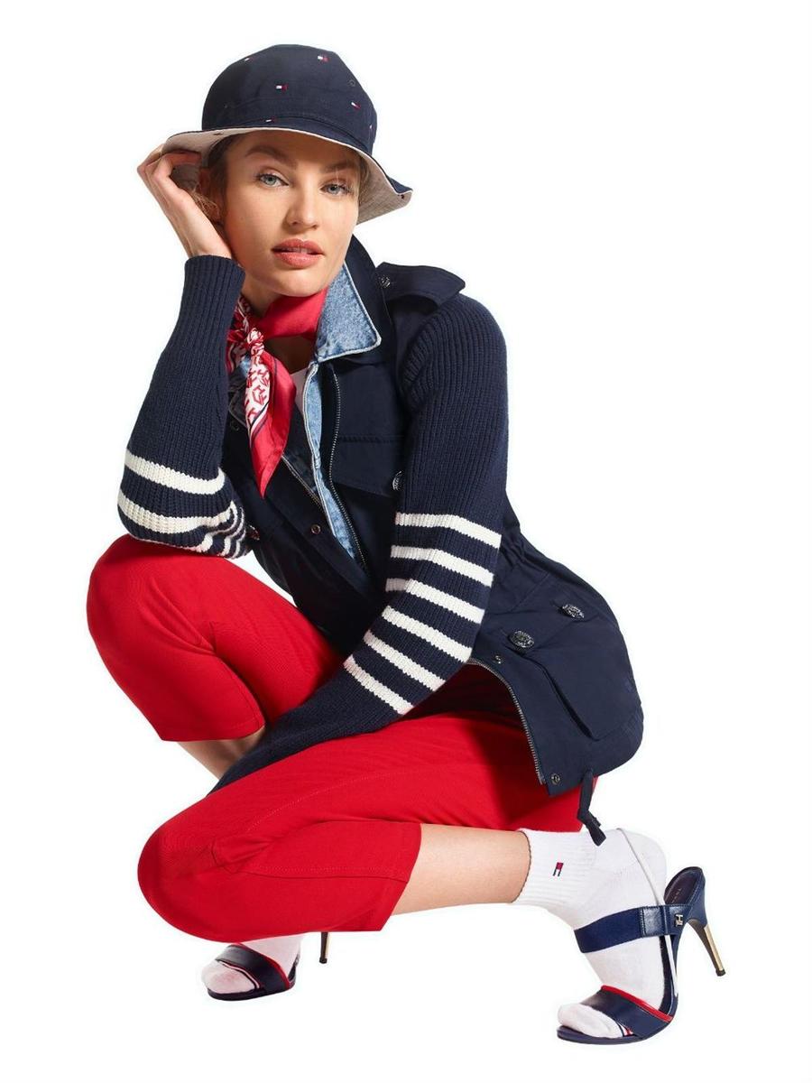 Otro de los looks de la colección 35º aniversario de Tommy Hilfiger