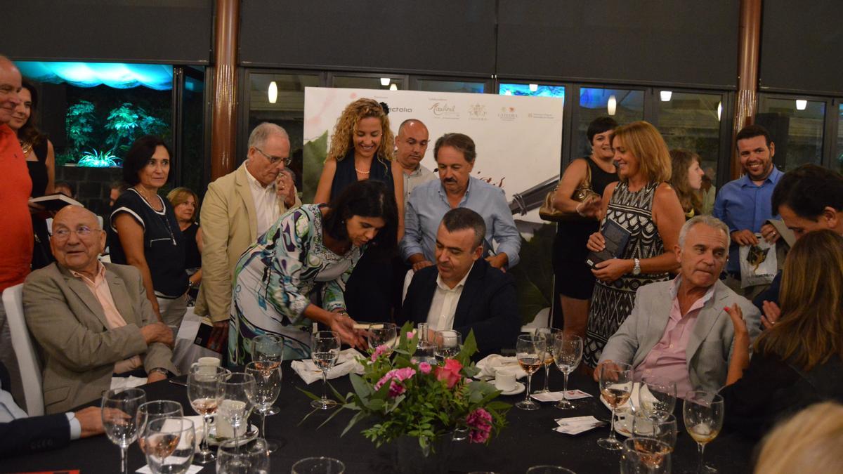 En las Veladas de Maestral, los autores comparten mesa con sus lectores.