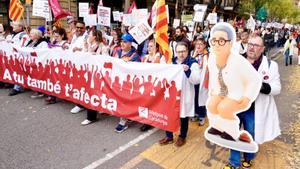 La vaga de metges arrenca amb mobilitzacions i ball de xifres