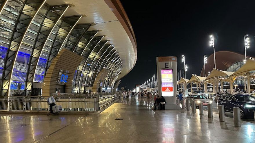 Cuatro gallegos atrapados en el aeropuerto saudí de Jeddah: &quot;Estamos aquí tirados sin ninguna respuesta&quot;