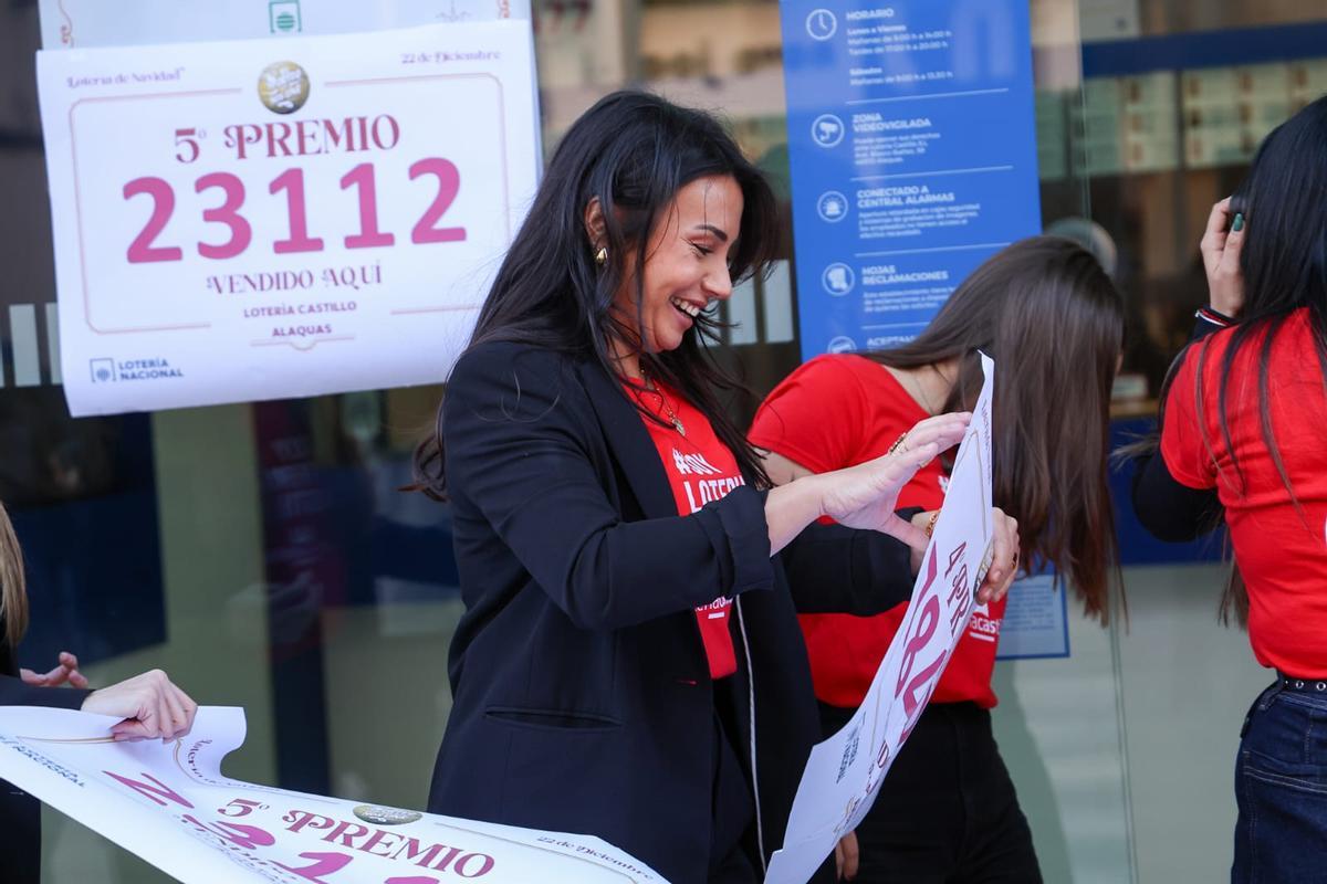 Así han celebrado el tercero, un cuarto y dos quintos caen en Loterías Castillo en Alaquàs