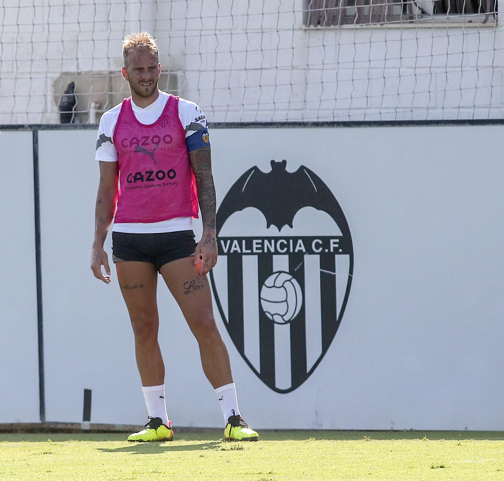 La anécdota de los brazaletes de capitán en el último entrenamiento del Valencia CF