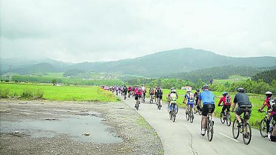 Deportistas en la Ruta Los Marineros.