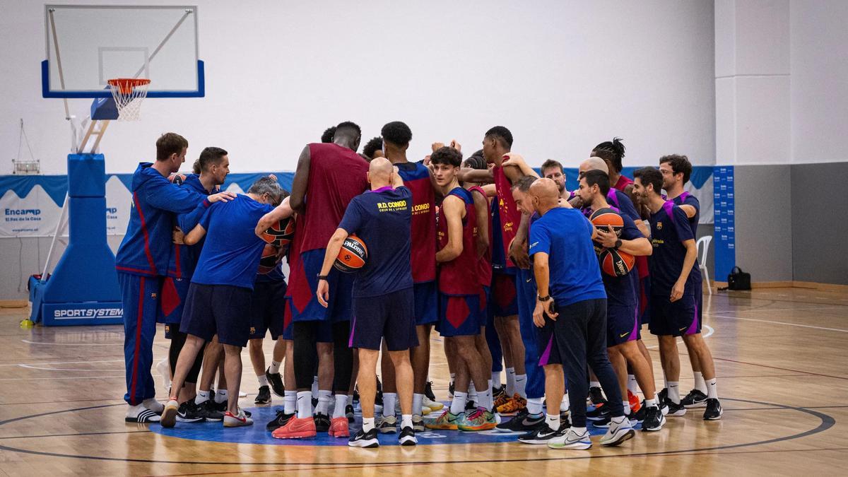 El Barça ya es una piña en estos primeros días de trabajo a la espera del primer amistoso