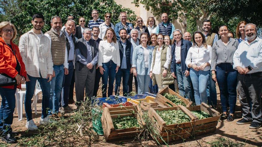 Begoña Carrasco participa en la tradicional &#039;Enramà&#039; para la Mare de Déu del Lledó