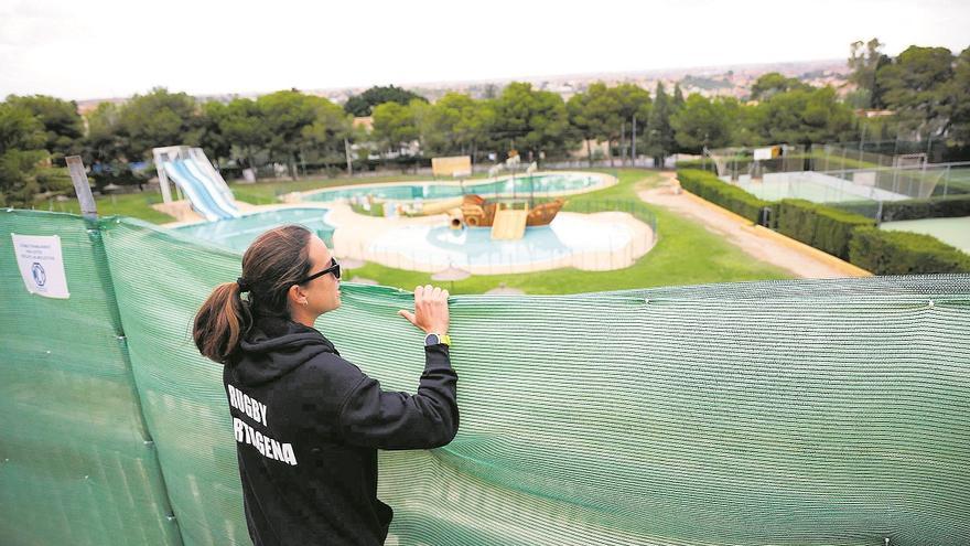 Un informe policial revela fraccionamientos y sobrecostes en la construcción de las piscinas de Los Canales