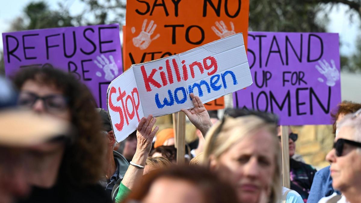 Mujeres protestan contra la violencia de género en Canberra