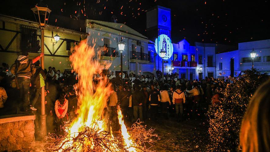 La Encamisá de Navalvillar de Pela.