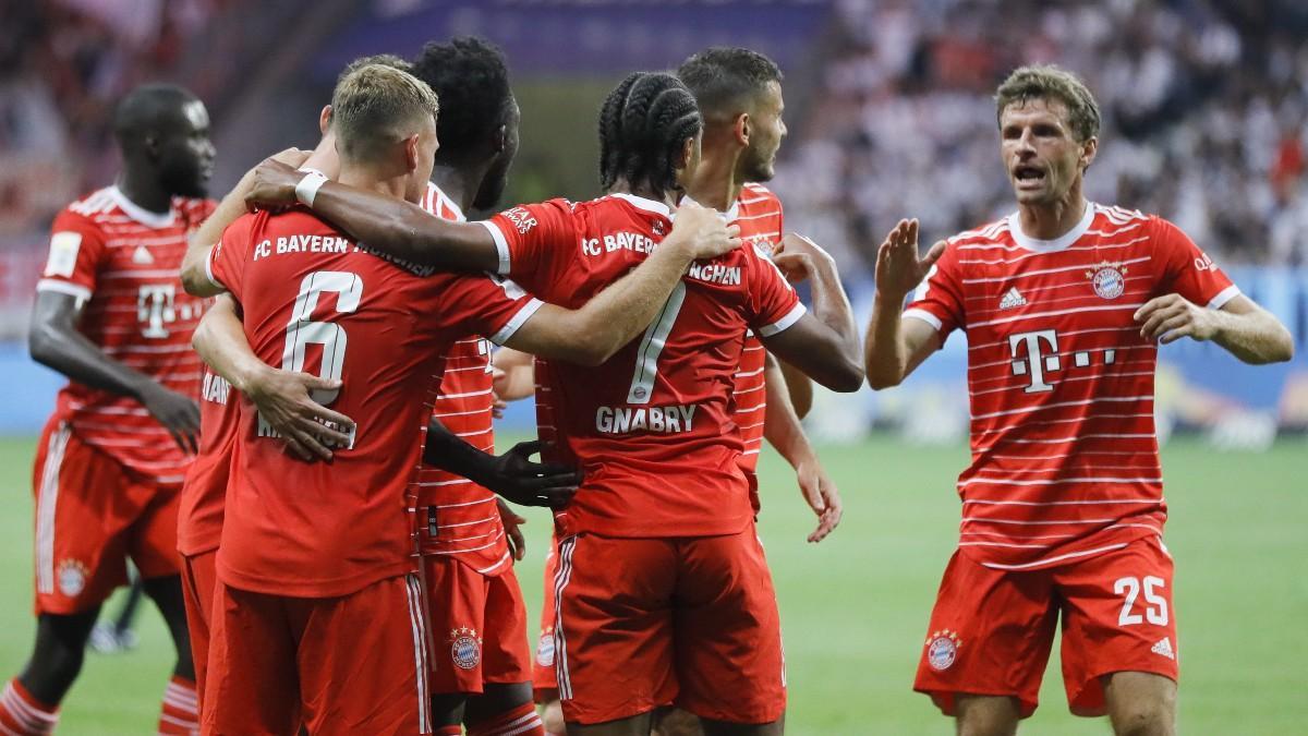 Los jugadores del Bayern Múnich celebran uno de sus goles al Eintracht