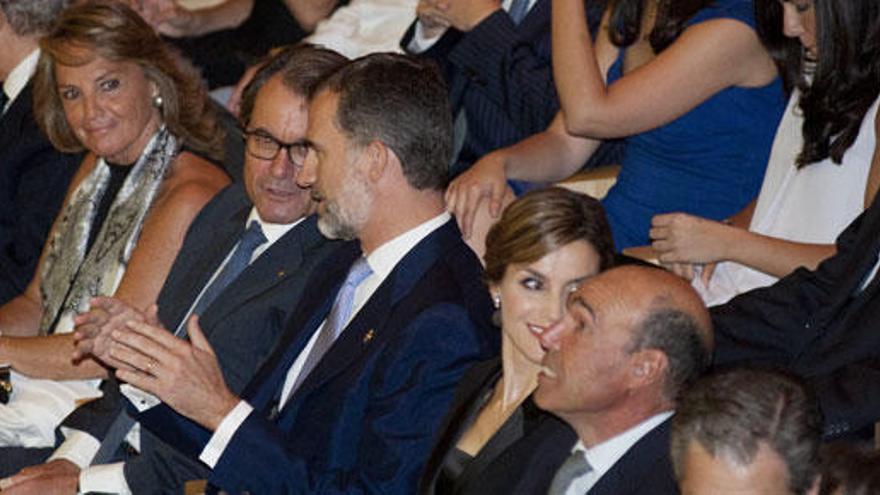 El Rey conversa con Artur Mas en Girona.