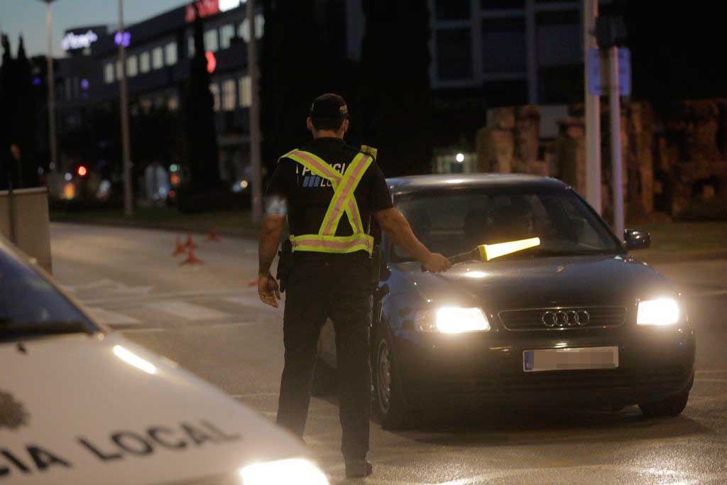 Ofensiva contra el botellón en Son Castelló