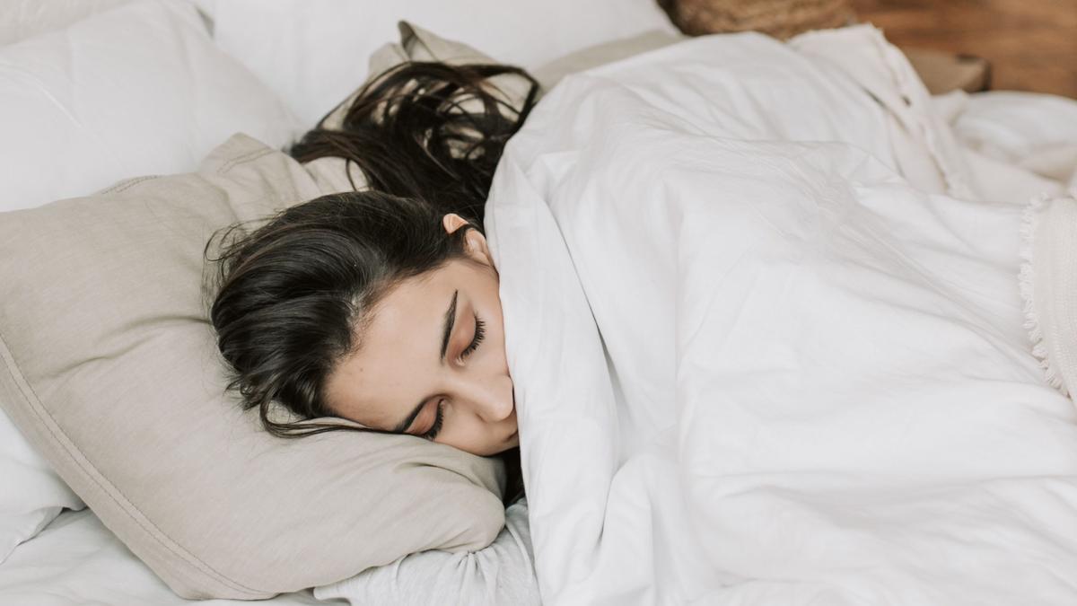 ¿Qué le pasa a tu cuerpo cuando duermes menos de 8 horas?