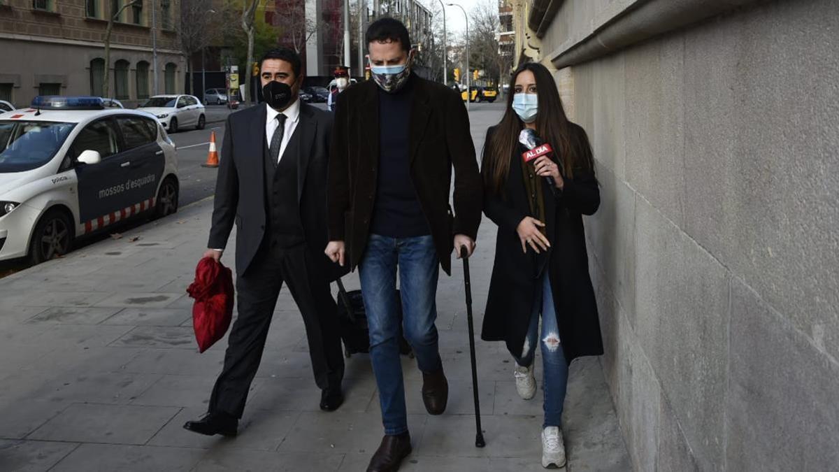 Barcelona 28 1 2021 juicio al cura  David Vargas  detenido hace dos anos por estafar a ancianas  afronta ahora un juicio por falsear el expediente matrimonial de una viuda FOTO   Regio 7   Oscar Bayona