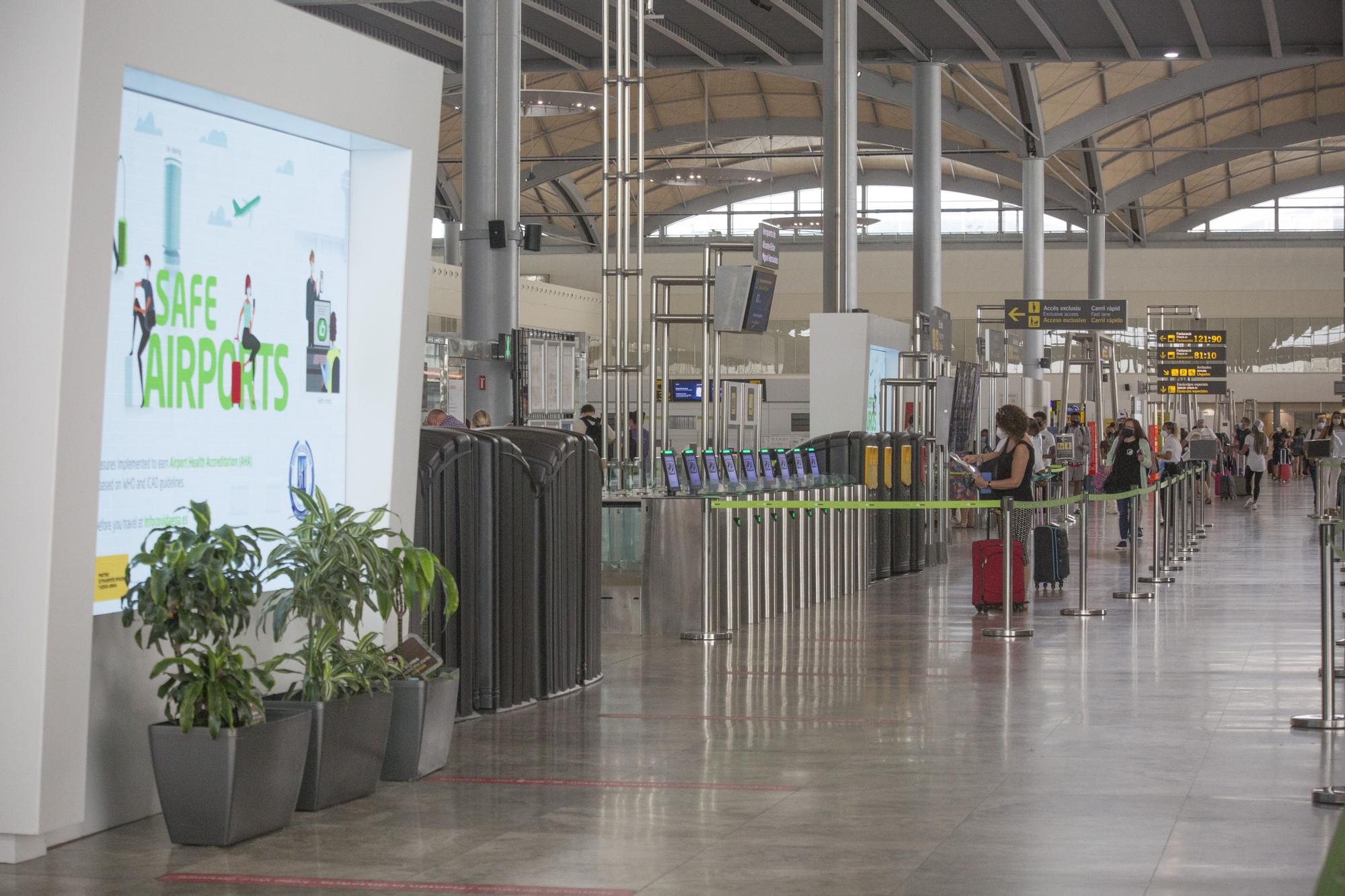 El aeropuerto de Alicante-Elche, entre los 14 más limpios y seguros de Europa frente al covid