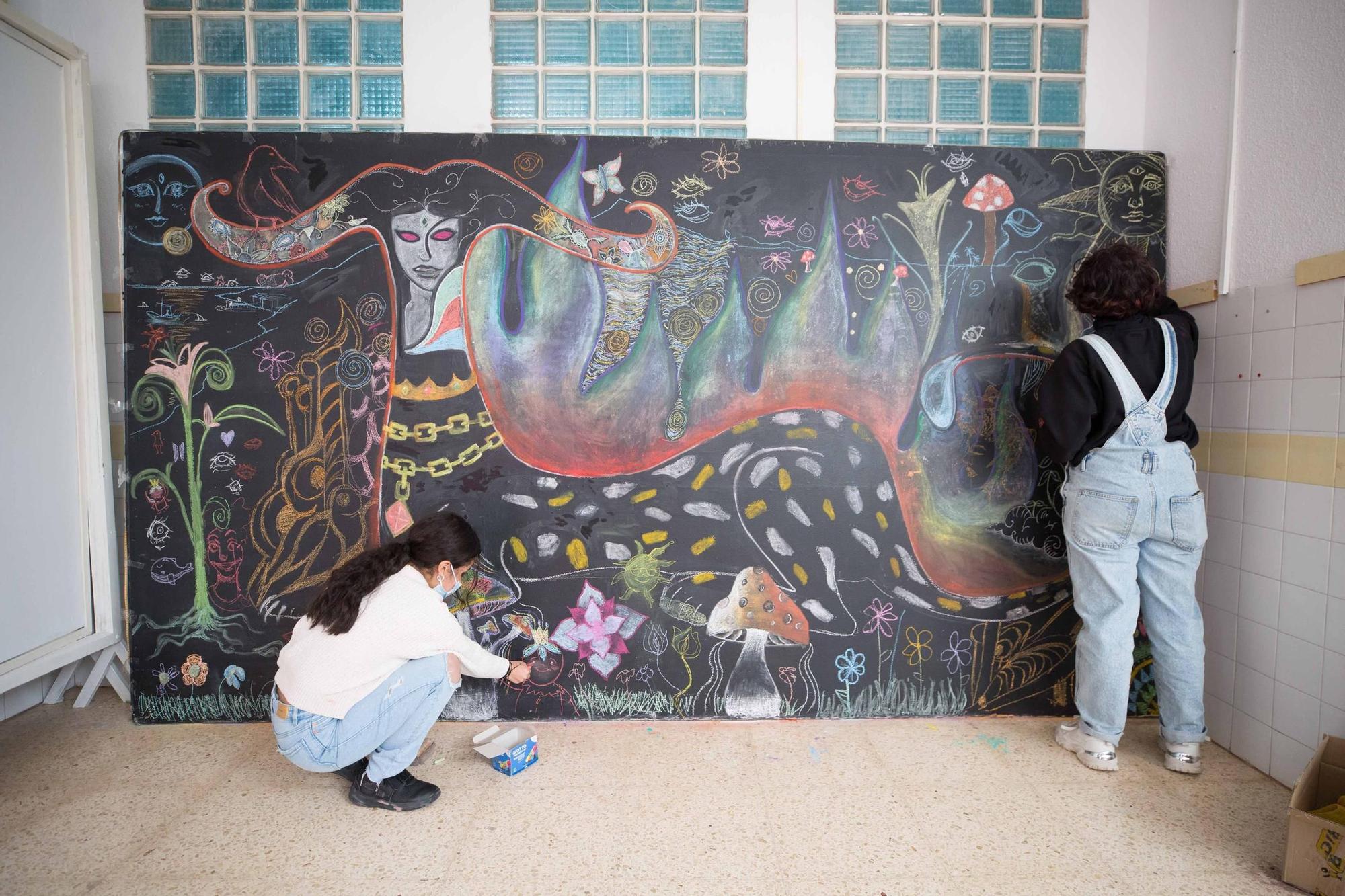 Las 'Pissarres Pitiüses' de la Escola d’Art de Ibiza: Entre ‘La noche estrellada’ de Van Gogh y la psicodelia