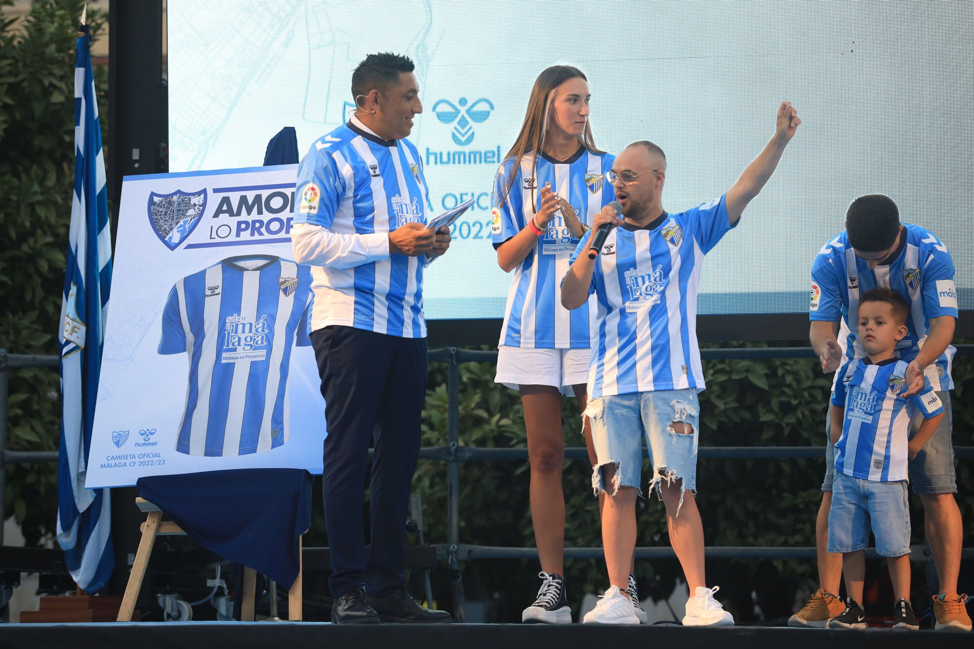 La presentación de las camisetas del Málaga CF 22/23, en imágenes