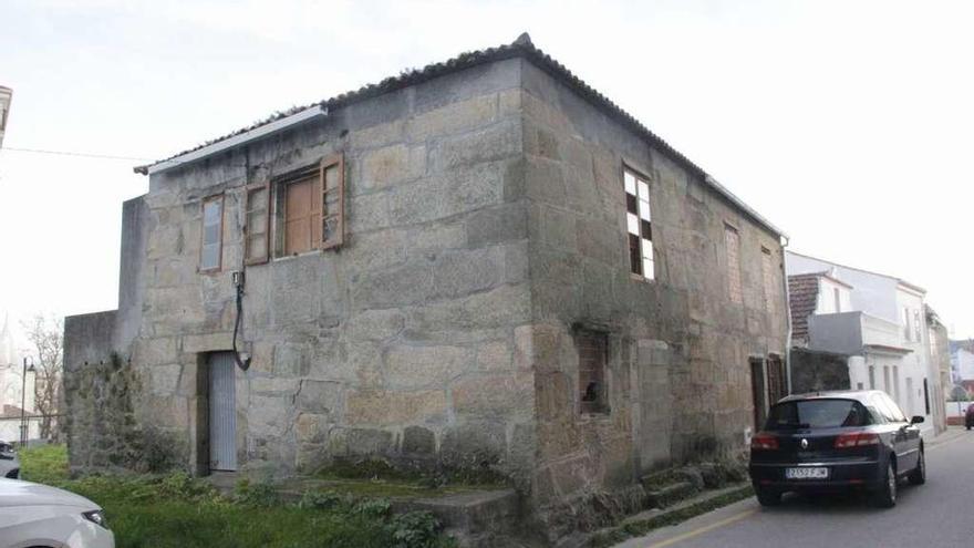 La Casa dos Pobres de Cangas, en la rúa Enseñanza. // G.N.