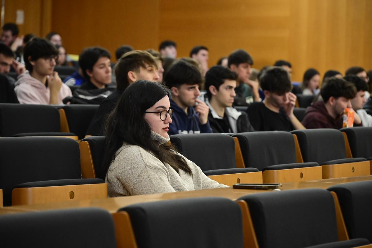 Galería | Debate sobre periodismo deportivo en la UJI