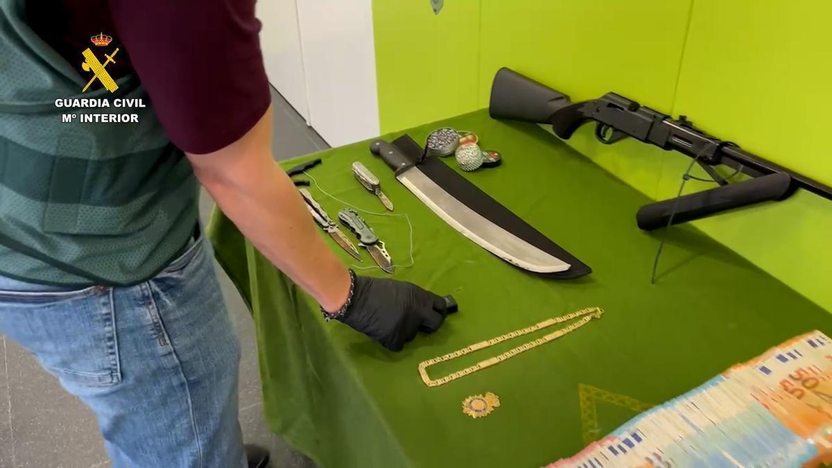 Armas incautadas en el operativo de Orpesa.