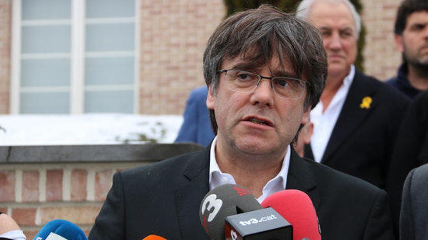 Carles Puigdemont a la casa de la República de Waterloo.