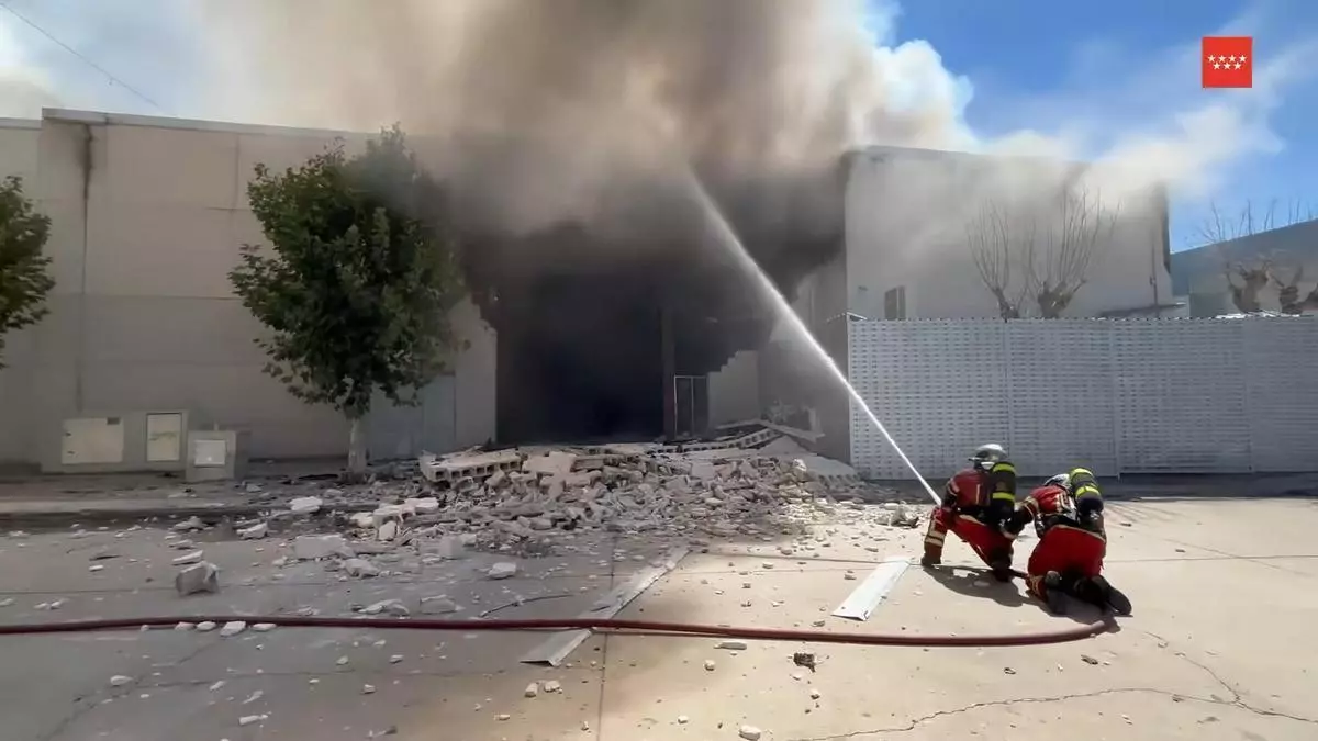 Un incendio calcina en Madrid el plató de 'Maestros de la Costura' y amenaza el de Masterchef, que salvaron 'in extremis' los bomberos