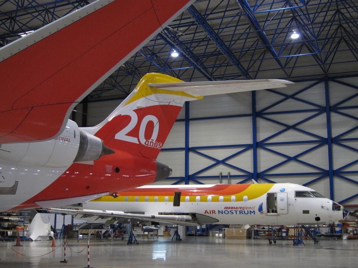 Aviones de Air Nostrum en un hangar, en una imagen de archivo.