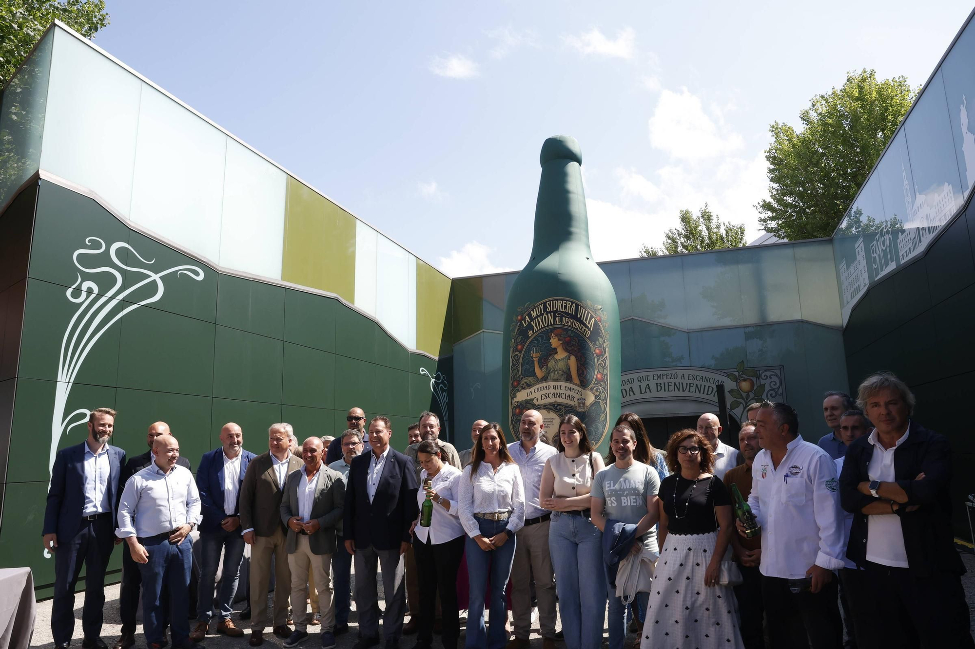 Gijón escancia su historia sidrera en la Feria de Muestras: así es el stand del Ayuntamiento (en imágenes)