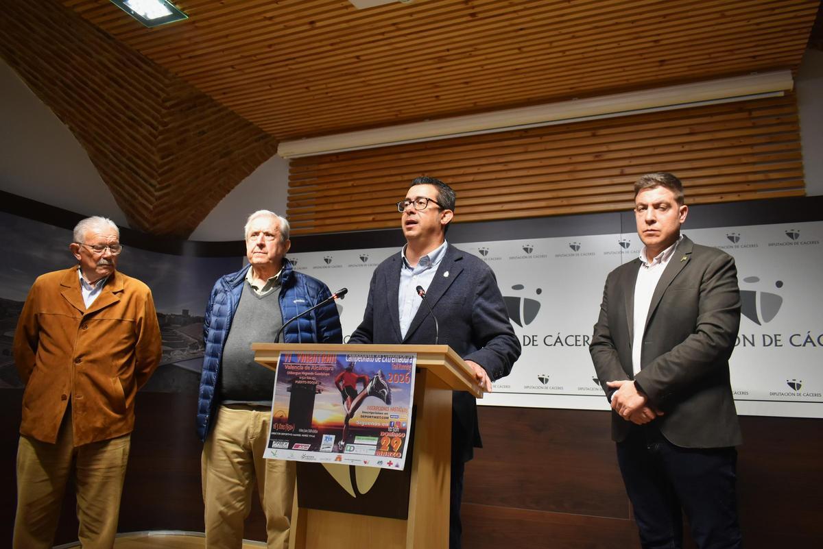 Alberto Piris, en rueda de prensa.