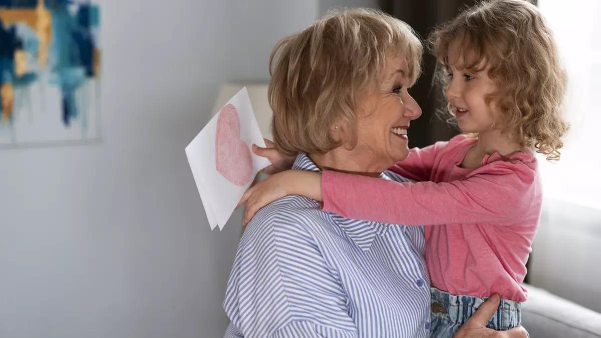 Hacienda ofrece hasta 2.550 euros por convivir con personas mayores de 75 años