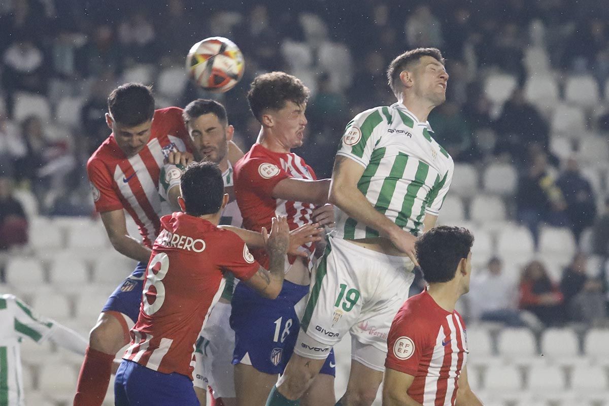 Córdoba CF-Atlético de Madrid B: las imágenes del partido en El Arcángel